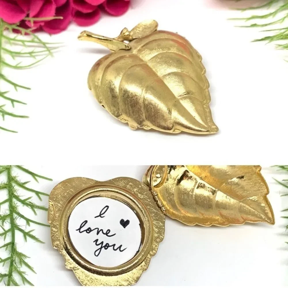 VINTAGE⚜️AVON Locket Keepsake Leaf Brooch